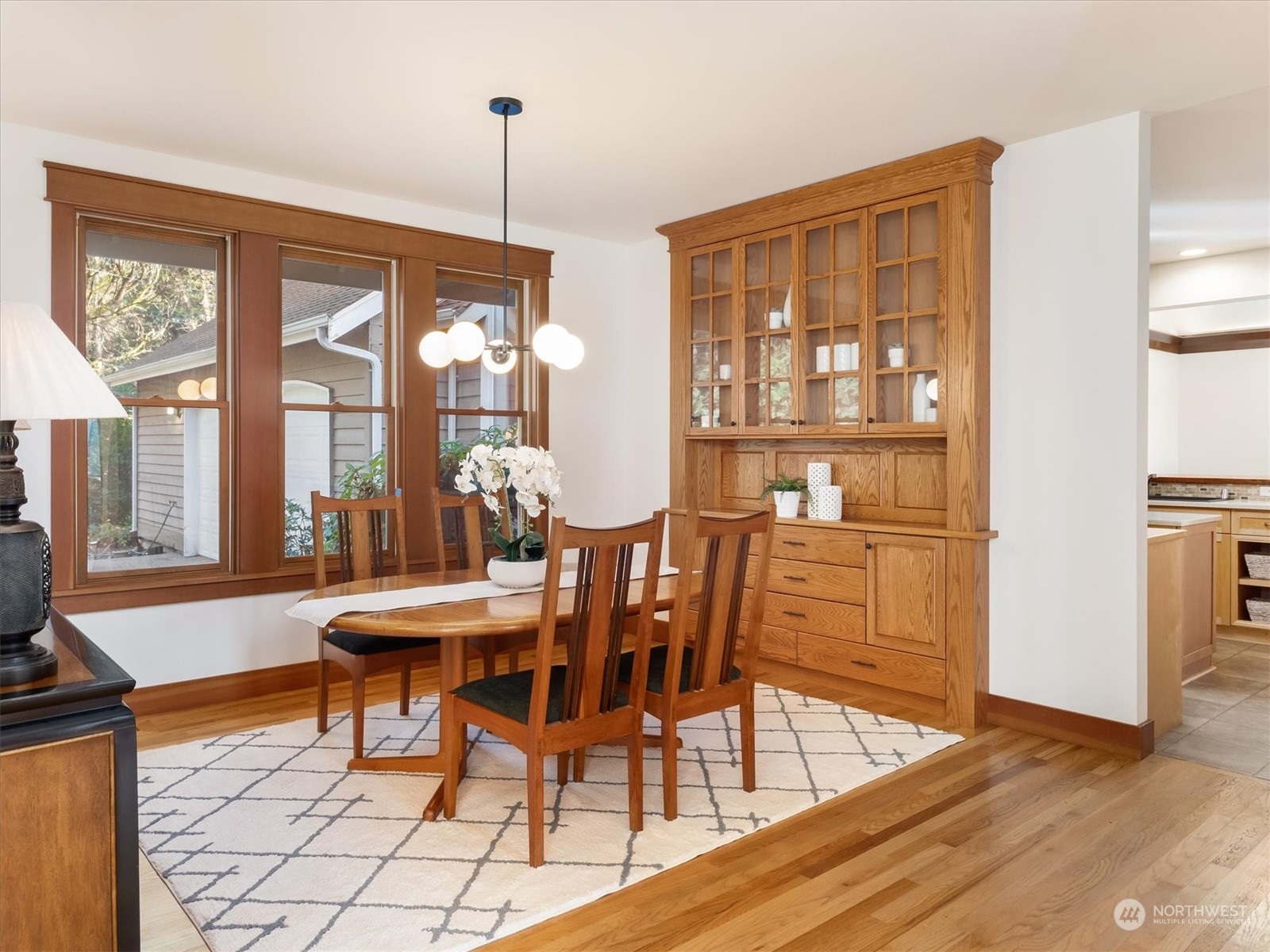 9123 196th Street Southwest Edmonds, WA 98020 - Photo 9 of 38 Gallery Image 9