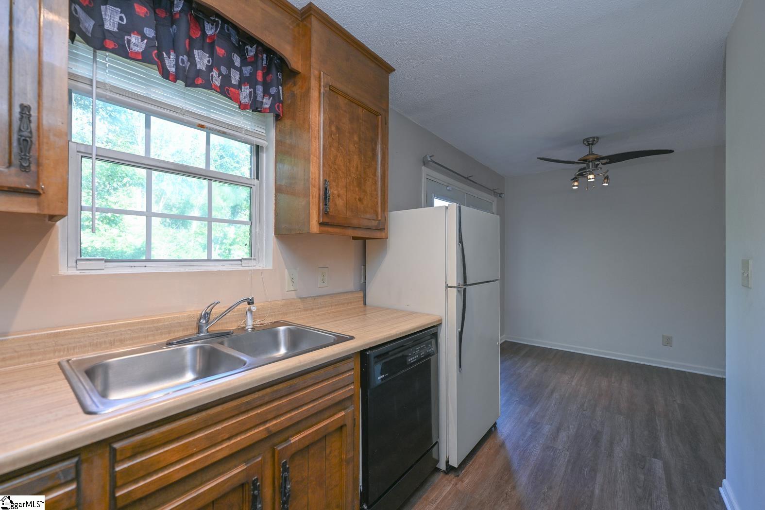 4 St Mark Road Taylors, SC 29687 - Photo 9 of 23 Gallery Image 9