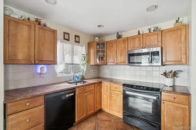 $729,000 | 29 Lexington Avenue, West Babylon, NY 11704