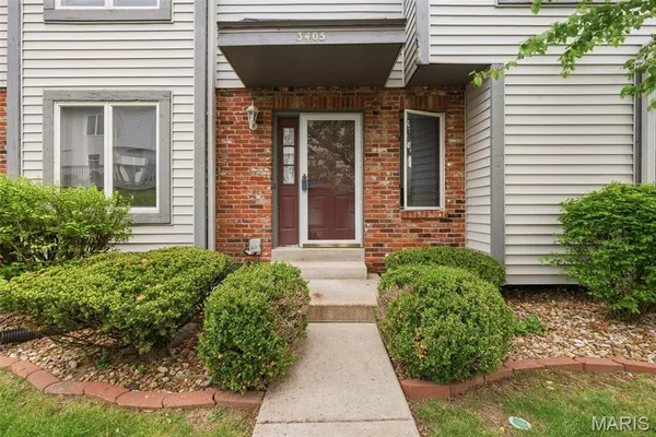 $2,195 | 3405 Sherman Park Drive, Unit 4C, St. Charles, MO 63303