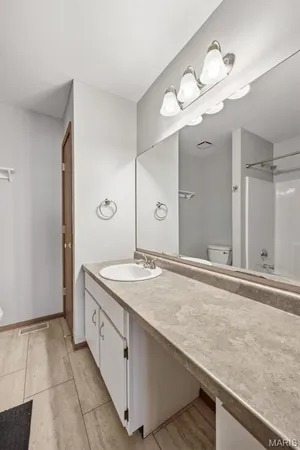 $2,195 | 3405 Sherman Park Drive, Unit 4C, St. Charles, MO 63303