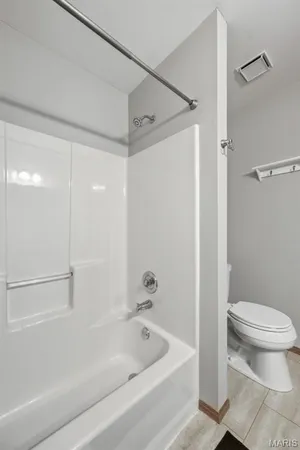 $2,195 | 3405 Sherman Park Drive, Unit 4C, St. Charles, MO 63303