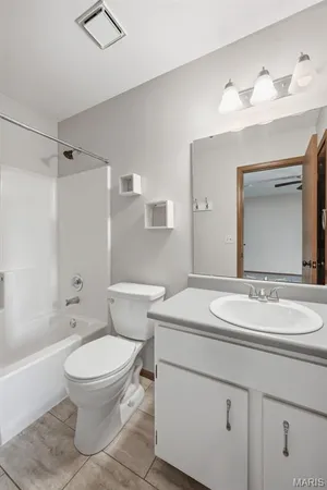 $2,195 | 3405 Sherman Park Drive, Unit 4C, St. Charles, MO 63303