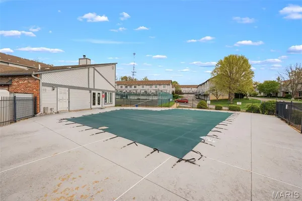 $2,195 | 3405 Sherman Park Drive, Unit 4C, St. Charles, MO 63303