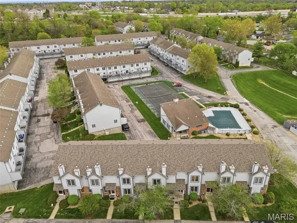 $2,195 | 3405 Sherman Park Drive, Unit 4C, St. Charles, MO 63303