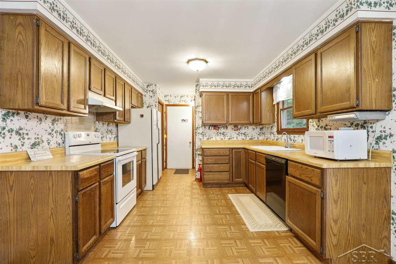 6619 Sohn Road Vassar, MI 48768 - Photo 8 of 38 50046639-7.JPG