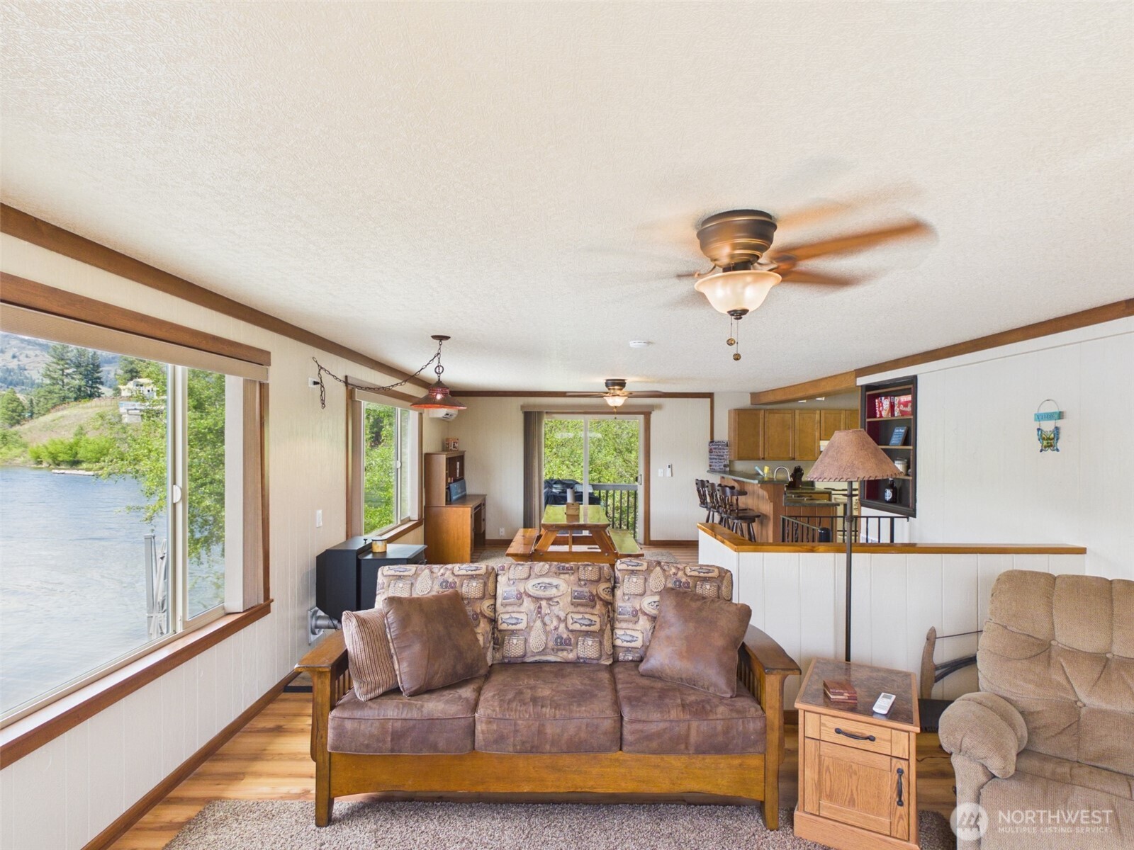 6 Marions Cove Road Republic, WA 99166 - Photo 7 of 33 a living room with furniture