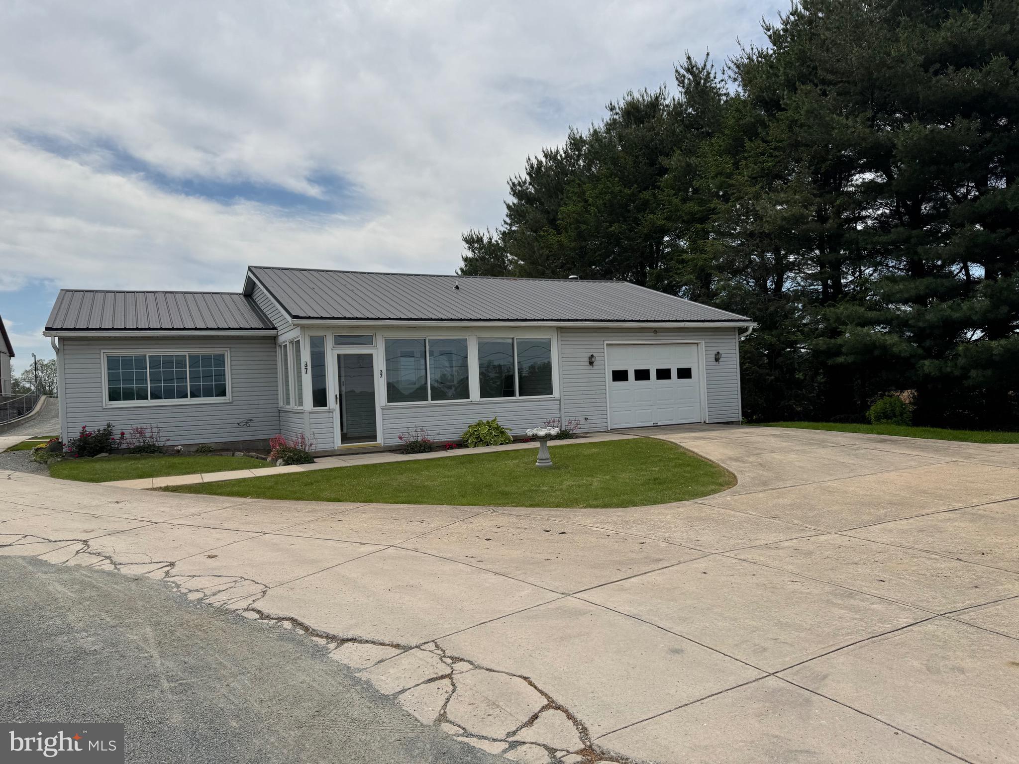 37 Nottingham Road Nottingham, PA 19362 - Photo 1 of 15