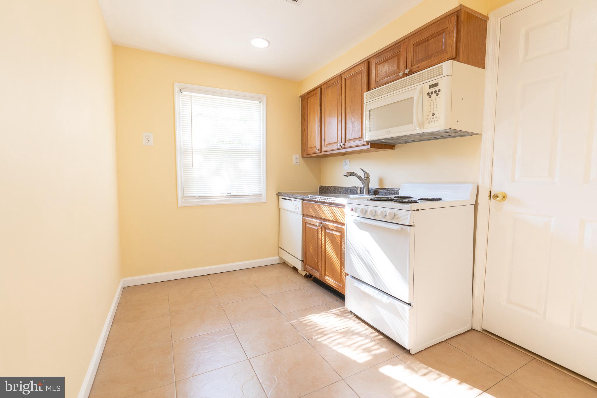 402 Avondale Road Baltimore, MD 21222 - Photo 5 of 14