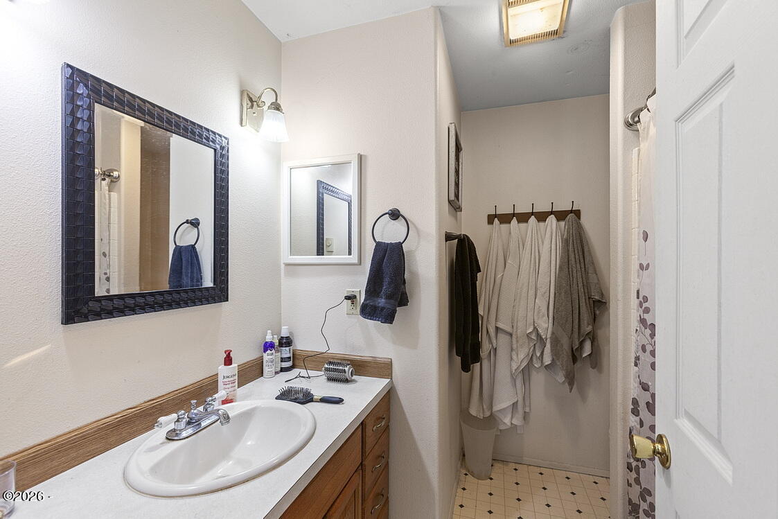 6171 Logsden Road Logsden, OR 97357 - Photo 57 of 72 ADU Bathroom