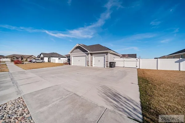 $549,900 | 1250 Bent Grass Drive, Ammon, ID 83401