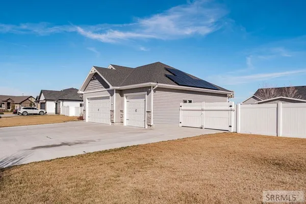 $549,900 | 1250 Bent Grass Drive, Ammon, ID 83401
