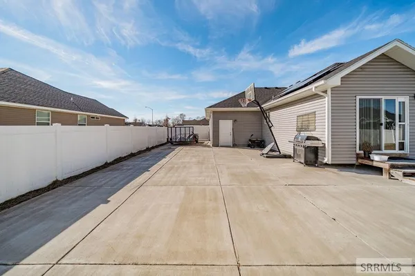$549,900 | 1250 Bent Grass Drive, Ammon, ID 83401