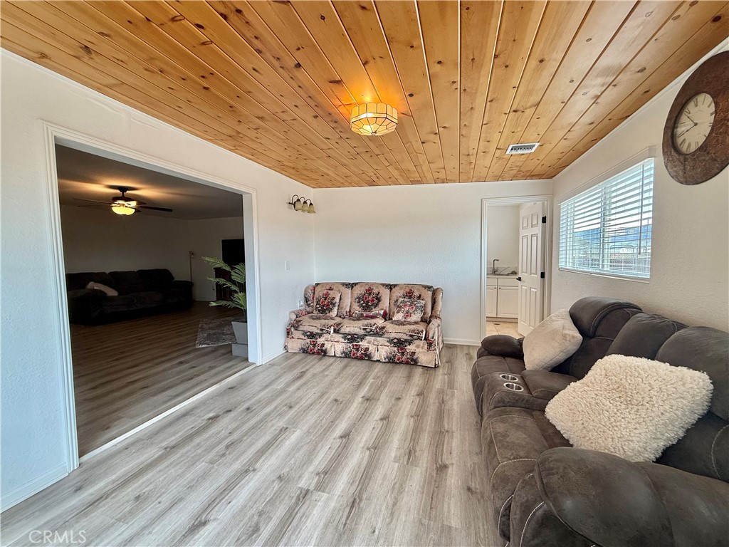 45105 73rd Street West Lancaster, CA 93536 - Photo 8 of 19