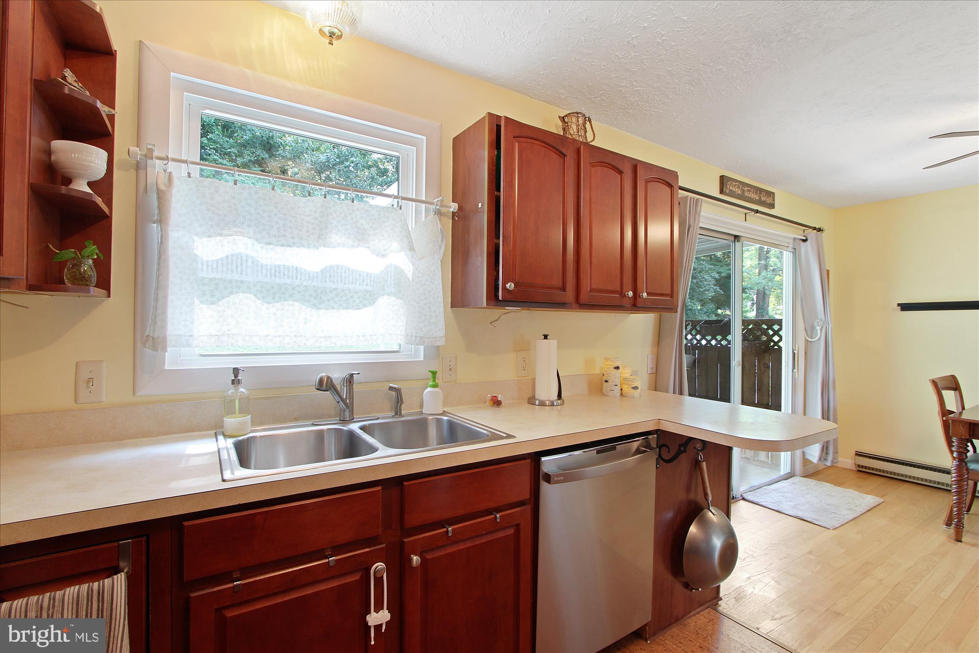 485 Pinehurst Road York, PA 17402 - Photo 10 of 27 Gallery Image 10