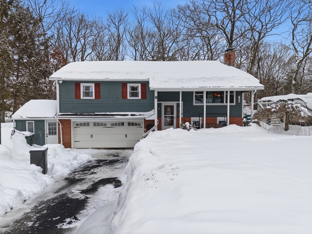 22 Snow Road Grafton, MA 01536 - Photo 2 of 37