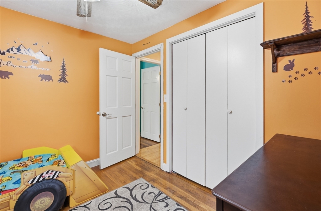 22 Snow Road Grafton, MA 01536 - Photo 21 of 37