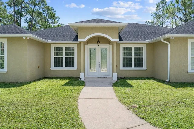 a view of outdoor space yard and balcony
