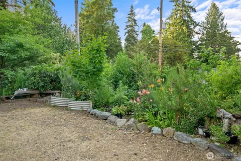 $950,000 | 1611 Northeast Perkins Way, Shoreline, WA 98155