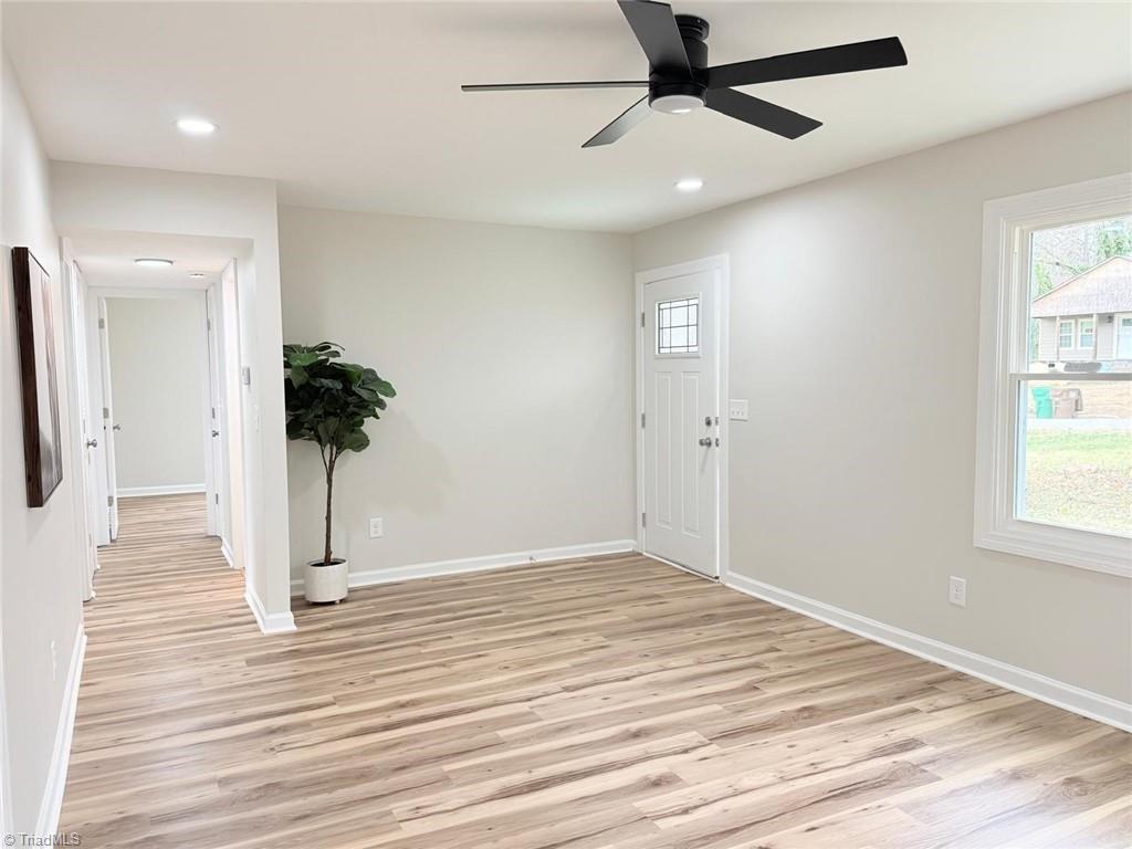 1614 Oneka Avenue High Point, NC 27260 - Photo 5 of 19 Living Room