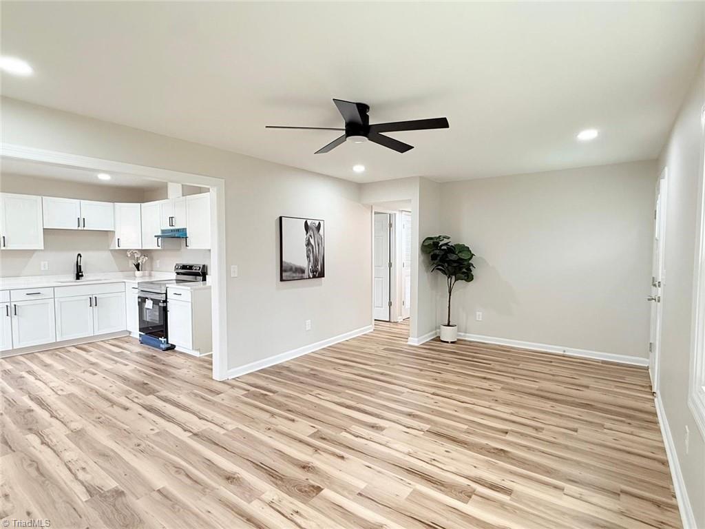 1614 Oneka Avenue High Point, NC 27260 - Photo 6 of 19 Living Room