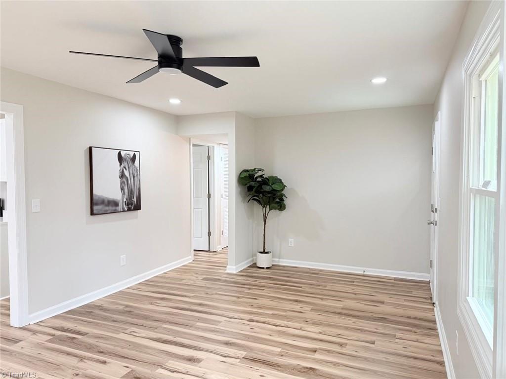 1614 Oneka Avenue High Point, NC 27260 - Photo 8 of 19 Living Room
