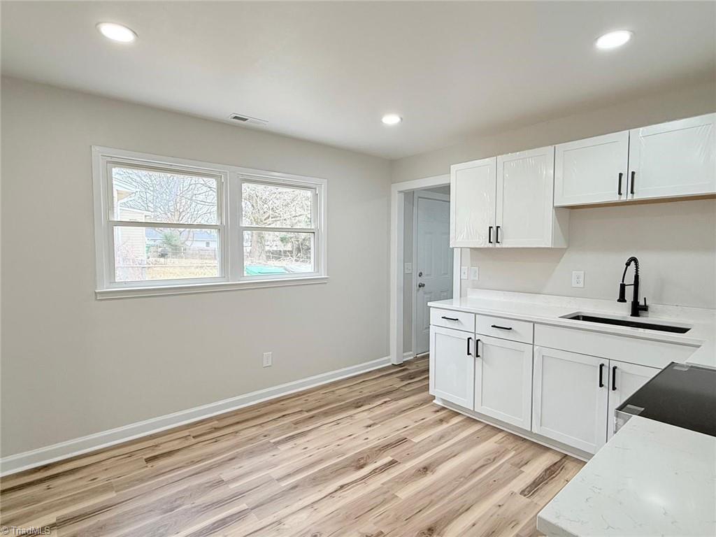 1614 Oneka Avenue High Point, NC 27260 - Photo 10 of 19 Kitchen