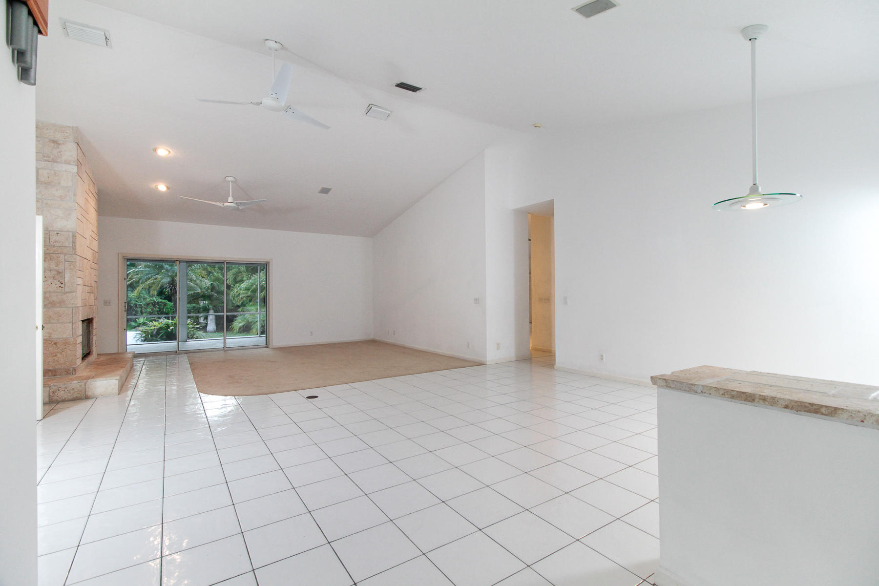 13580 Southeast Ranchland Road Hobe Sound, FL 33455 - Photo 16 of 52 Living Area