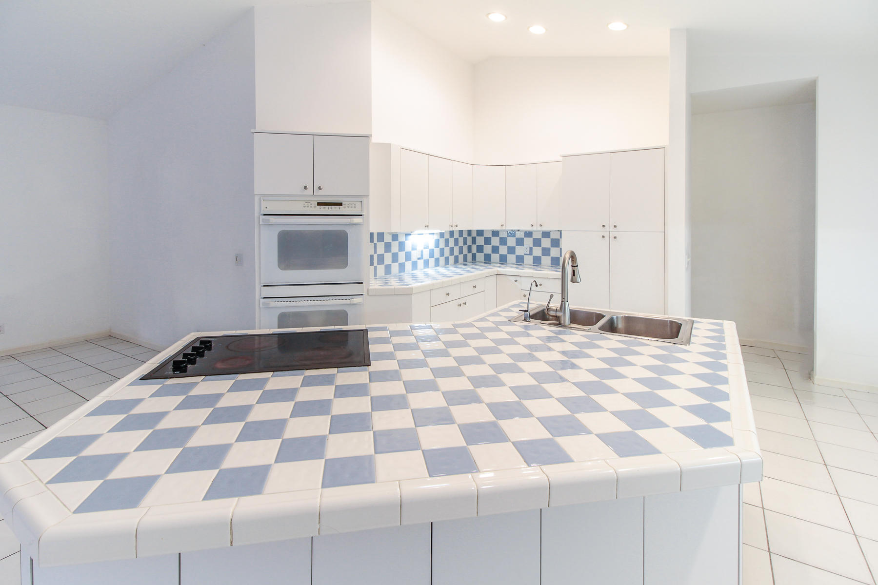 13580 Southeast Ranchland Road Hobe Sound, FL 33455 - Photo 32 of 52 Kitchen