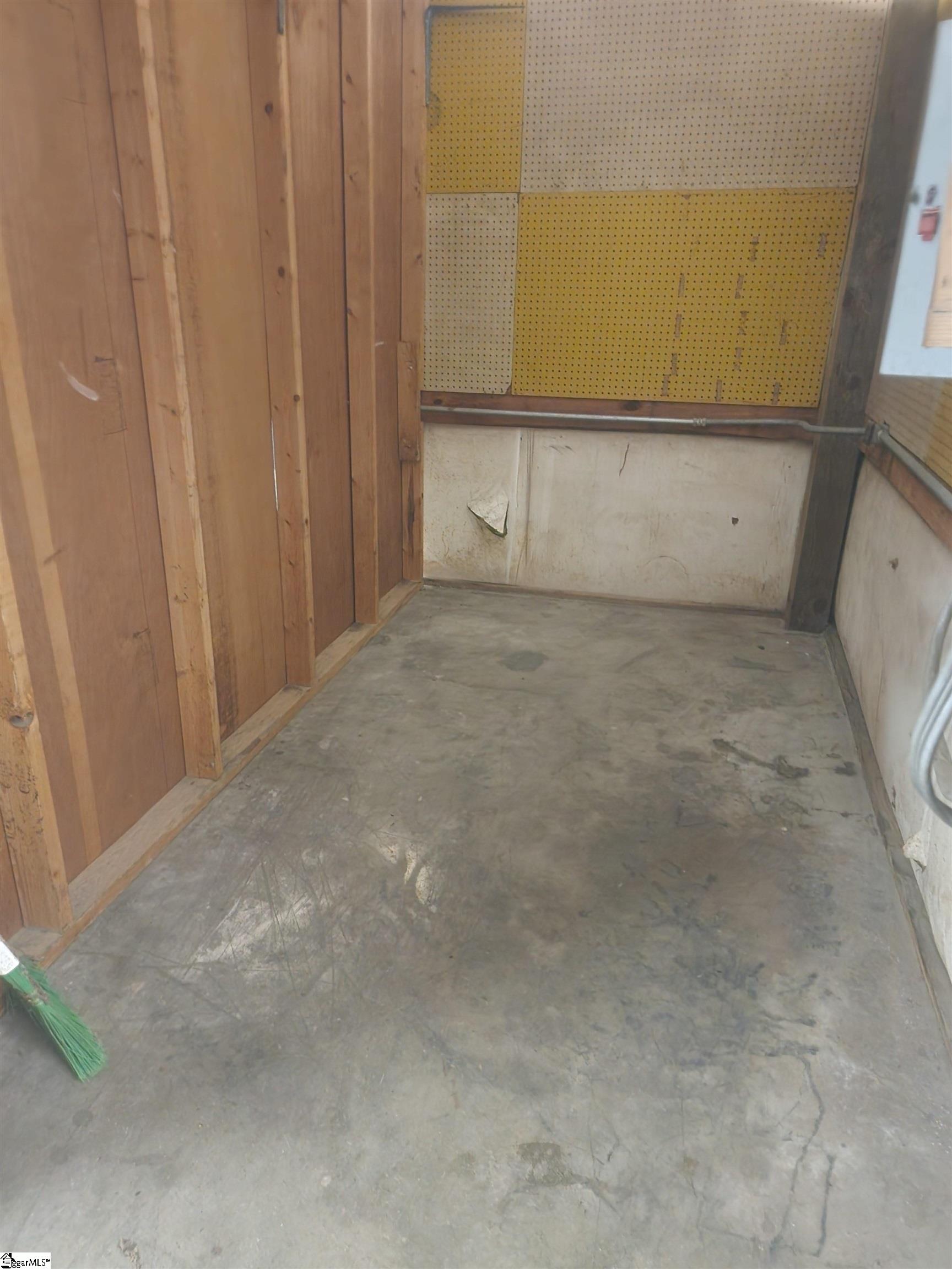 2025 Farrs Bridge Road Easley, SC 29640 - Photo 3 of 6