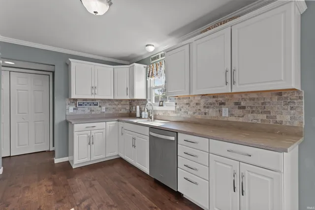 $285,000 | 943 Gulf Shore Boulevard, Kokomo, IN 46902