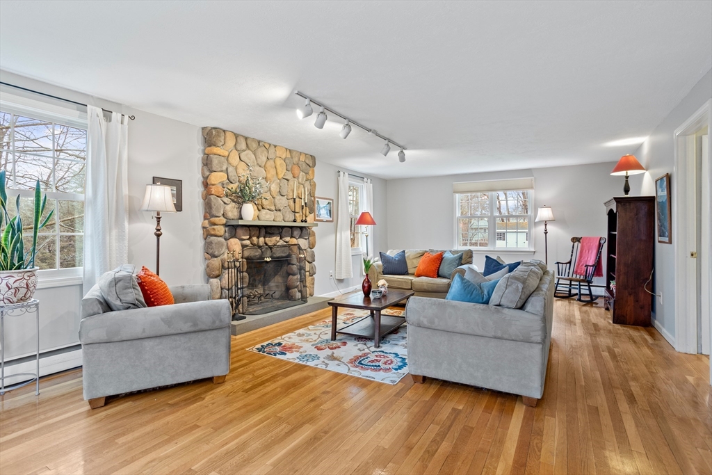112 Old County Road Lancaster, MA 01523 - Photo 4 of 38 Gallery Image 4