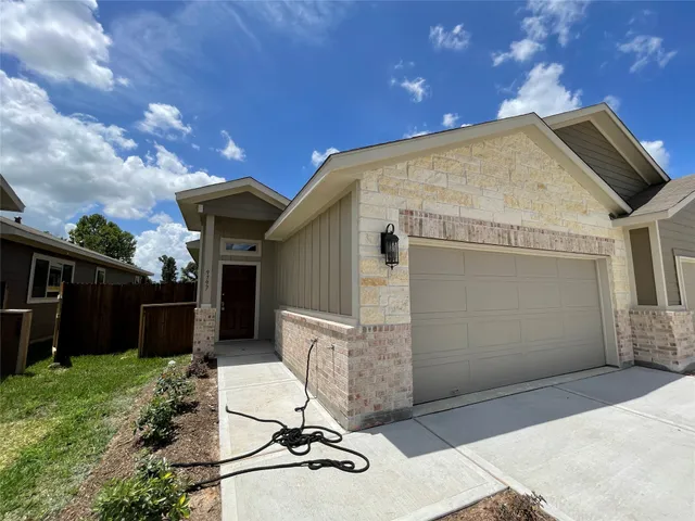 $1,695 | 9797 Grosbeak Lane, Magnolia, TX 77354