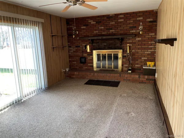 $724,990 | 152 North Fulton Avenue, Lindenhurst, NY 11757