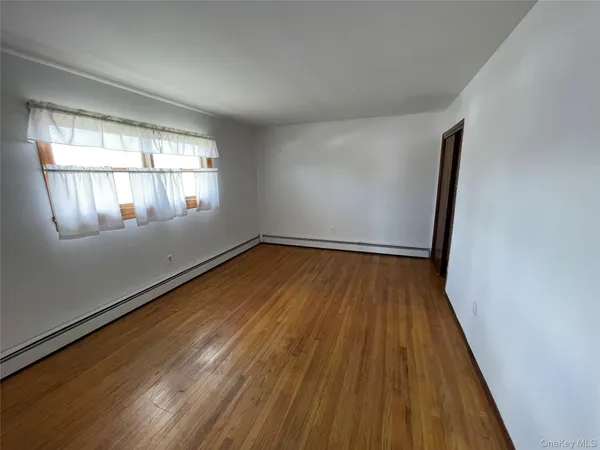 $724,990 | 152 North Fulton Avenue, Lindenhurst, NY 11757