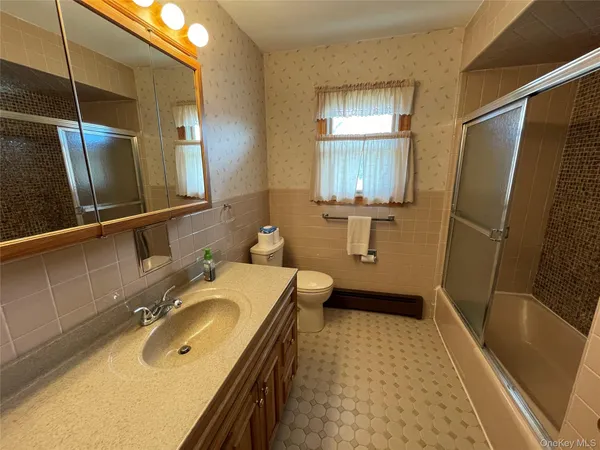 $724,990 | 152 North Fulton Avenue, Lindenhurst, NY 11757