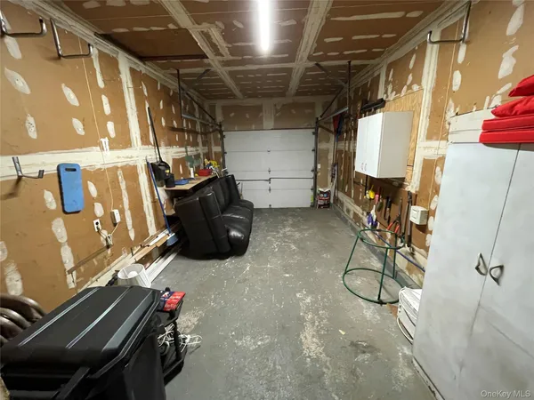 $724,990 | 152 North Fulton Avenue, Lindenhurst, NY 11757