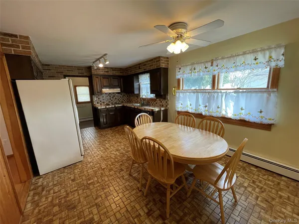 $724,990 | 152 North Fulton Avenue, Lindenhurst, NY 11757