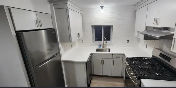 $1,600 | 322 Brownell Street, Unit 3W, Fall River, MA 02720