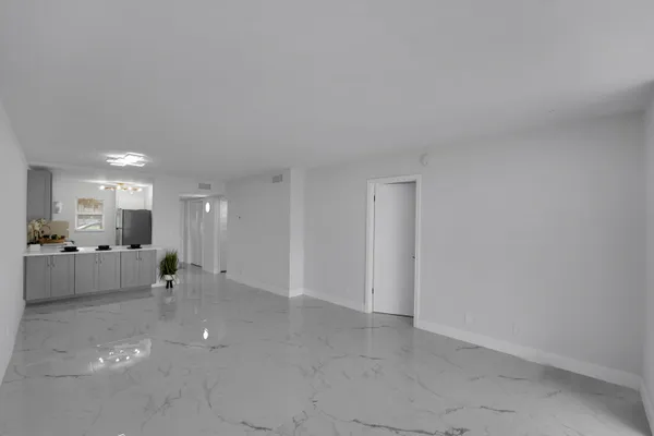 $2,600 | 750 Northeast Spanish River Boulevard, Unit 102, Boca Raton, FL 33431