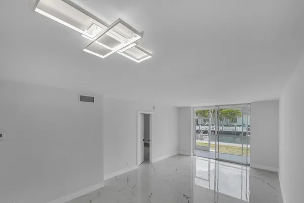 $2,600 | 750 Northeast Spanish River Boulevard, Unit 102, Boca Raton, FL 33431