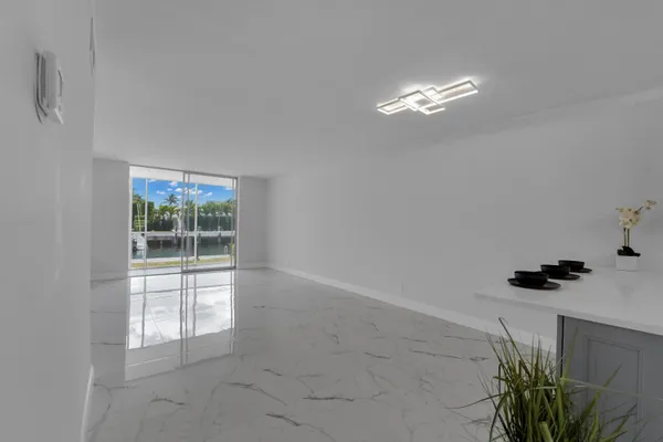 $2,600 | 750 Northeast Spanish River Boulevard, Unit 102, Boca Raton, FL 33431