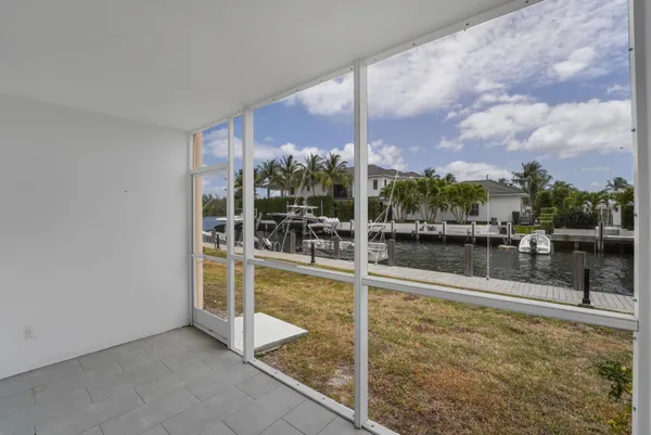 $2,600 | 750 Northeast Spanish River Boulevard, Unit 102, Boca Raton, FL 33431