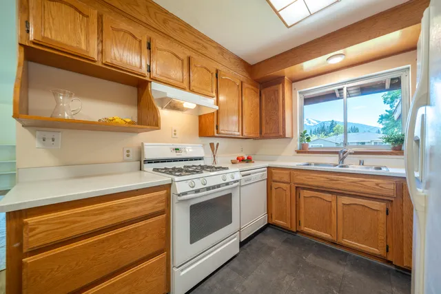 $203,000 | 37196 Ontario Avenue, Burney, CA 96013