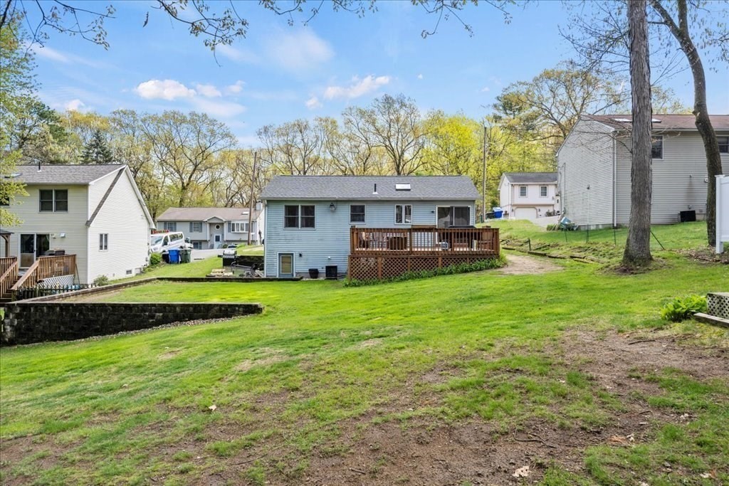 160 University Street Springfield, MA 01104 - Photo 28 of 30 a house view with a garden space