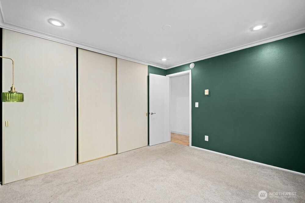 303 North 44th Street, Unit 203 Seattle, WA 98103 - Photo 19 of 40 Gallery Image 19