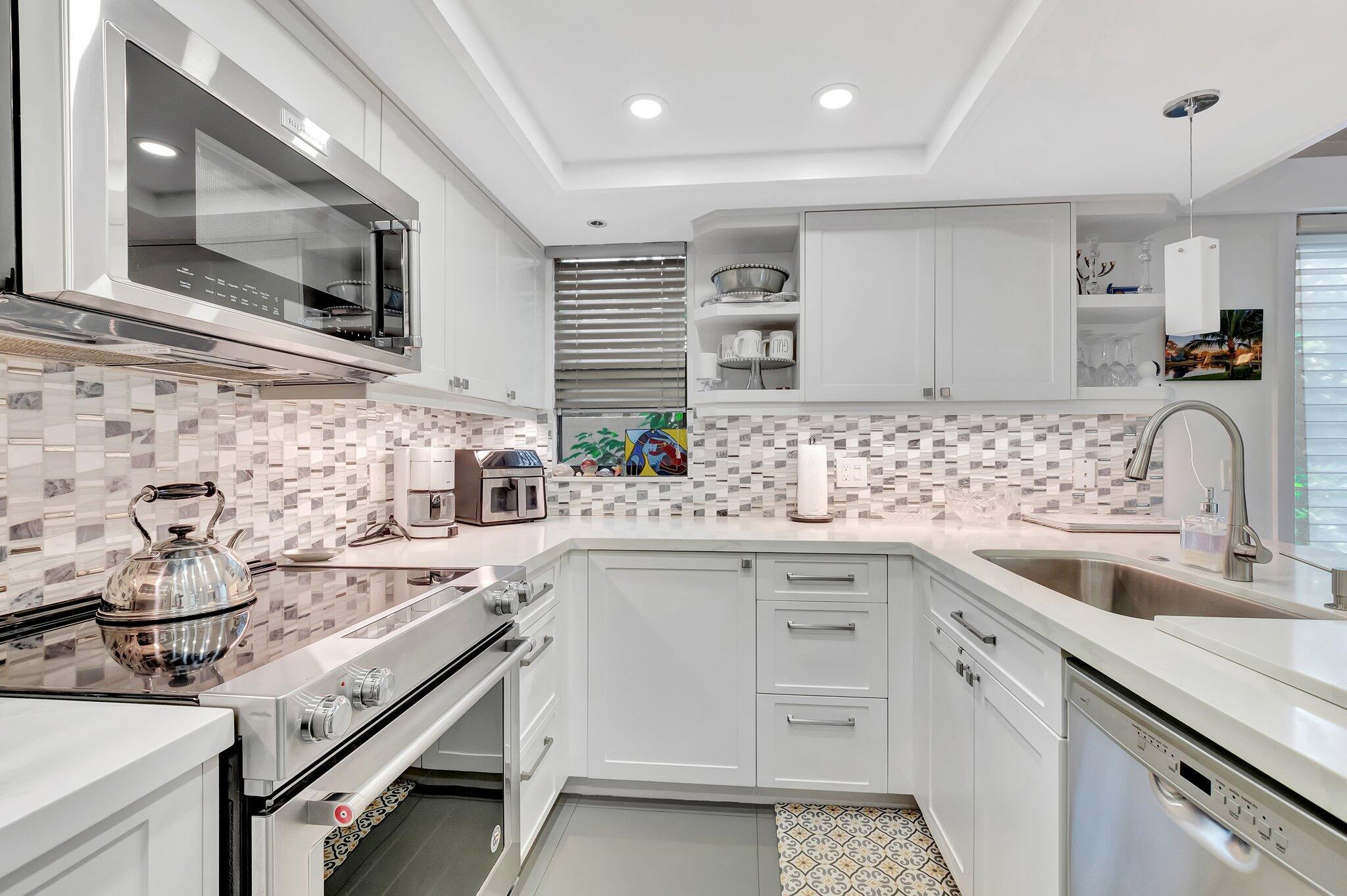 19953 Trevi Way, Unit 19953 Boca Raton, FL 33434 - Photo 16 of 91 16-web-or-mls-DSC_4745