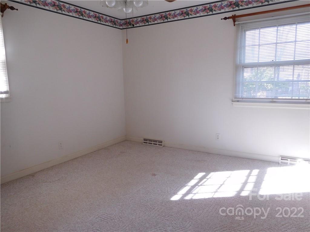 1001 Linwood Road Kings Mountain, NC 28086 - Photo 18 of 29 Gallery Image 18
