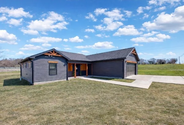 $285,000 | 4470 Russellville Road, Hopkinsville, KY 42240