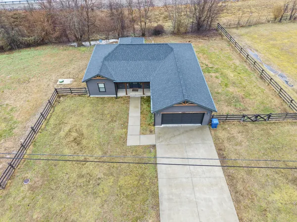 $285,000 | 4470 Russellville Road, Hopkinsville, KY 42240
